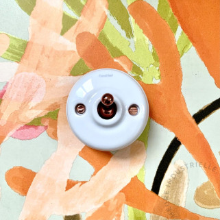 DIMBLER EN PORCELAINE