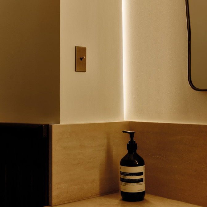 CONFIDENCE CONFIDENCE