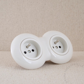 Prise courant 2P+T double THPG porc. blanche