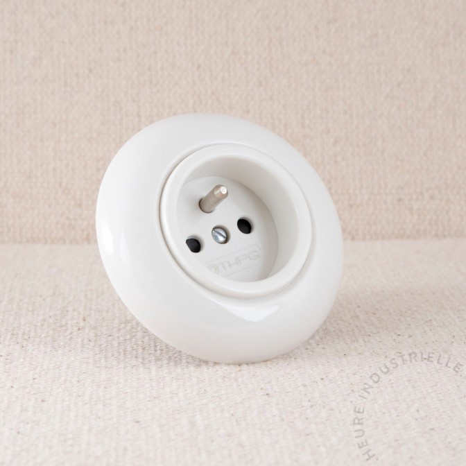 Prise courant 2P+T simple THPG porc. blanche