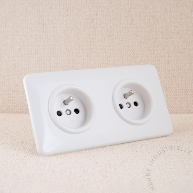 Prise courant 2P+T double THPG Duroplast blanc carrée