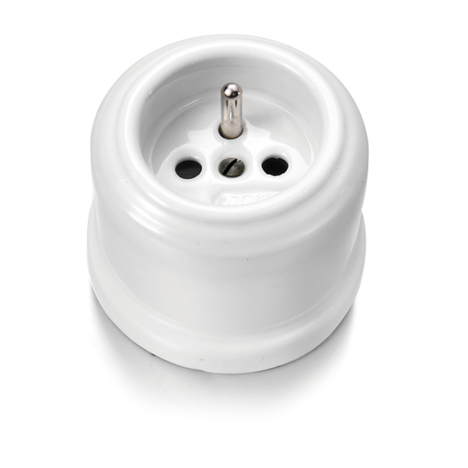 Prise 2P+T porcelaine blanche