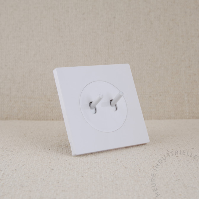 VV x2 Fontini Dom enjoliveur blanc glossy + plaque blanc mat