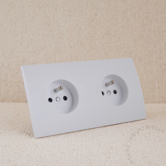 Prise de courant 2P+T double  Modelec karo blanc satin puitss blanc